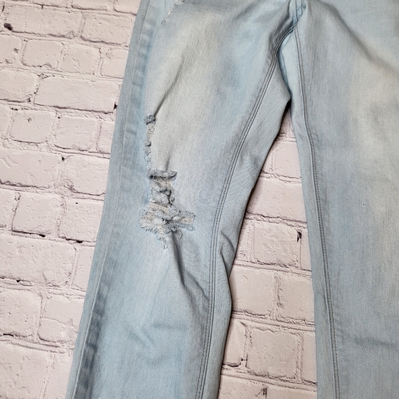 Gogo Jeans USA Light Wash Cropped Jeans - Size 7 - Distressed - Split Ankle - Picture 9 of 13